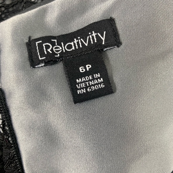 50% OFF Classy Lace Black & Gray Skirt, Size 6 - Picture 8 of 8